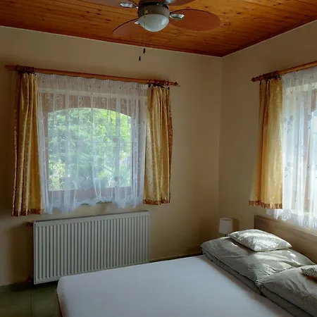 Pacsirta Vendeghaz Lägenhet Tiszaderzs
